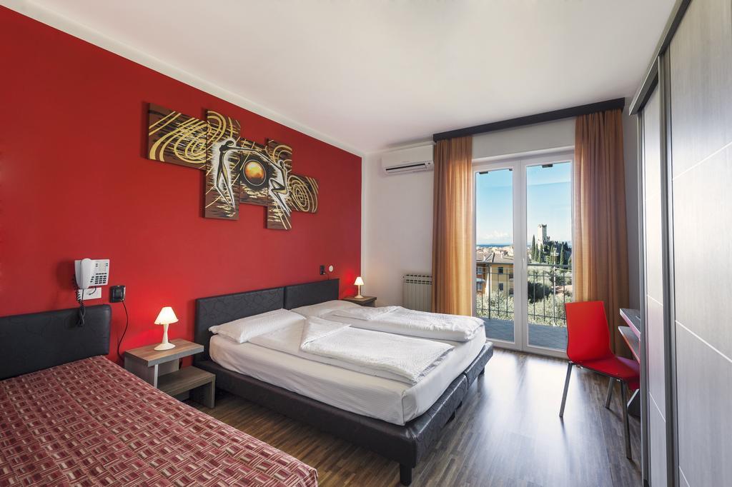 Hotel Garni Ischia Μαλτσεζίνε Δωμάτιο φωτογραφία
