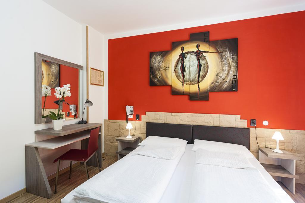 Hotel Garni Ischia Μαλτσεζίνε Δωμάτιο φωτογραφία