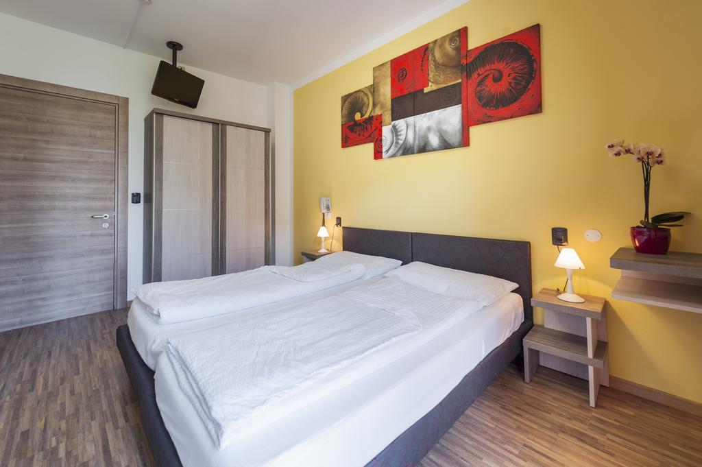 Hotel Garni Ischia Μαλτσεζίνε Δωμάτιο φωτογραφία