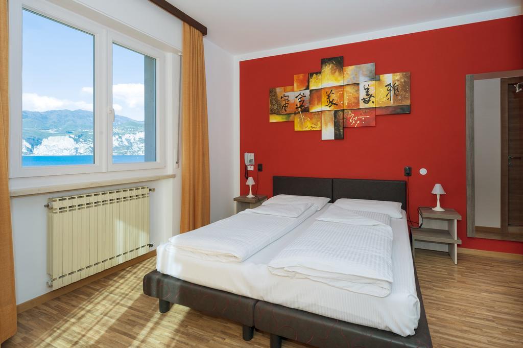 Hotel Garni Ischia Μαλτσεζίνε Δωμάτιο φωτογραφία