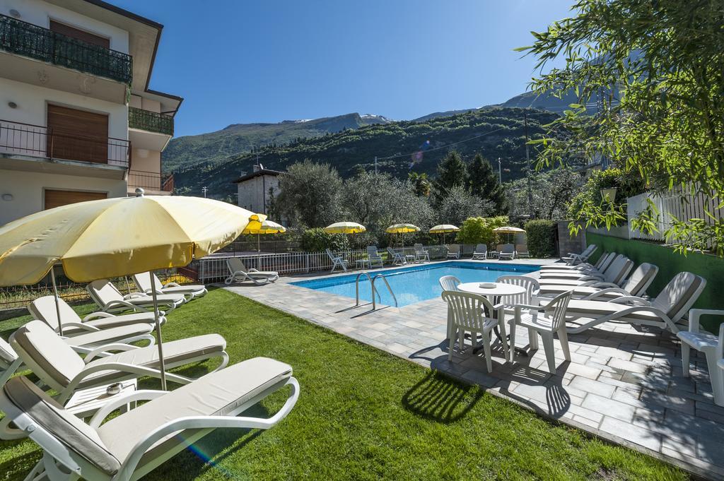 Hotel Garni Ischia Μαλτσεζίνε Εξωτερικό φωτογραφία